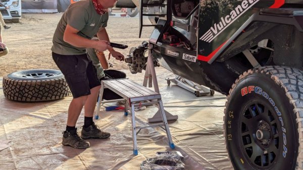 - С картата, да. След това получихме наказание от 1 час. Беше наистина тежко за мен - толкова се радвах, че ще съм шампион четвърта година поред. Но съм сигурен, че ще се завърнем още по-силни догодина. 
