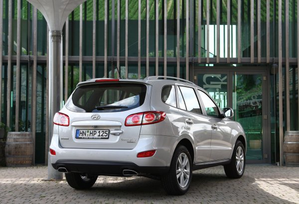 В крайна сметка обаче корейската компания реши да направи изключение и SUV-моделът запази добре познатото си название, под което се продава и в наши дни.