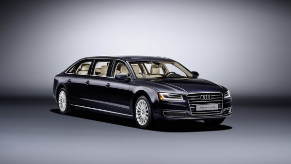 Audi A8 с шест врати 
