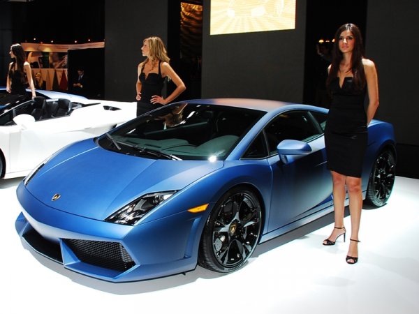 Момичетата на автосалон Детройт 2009