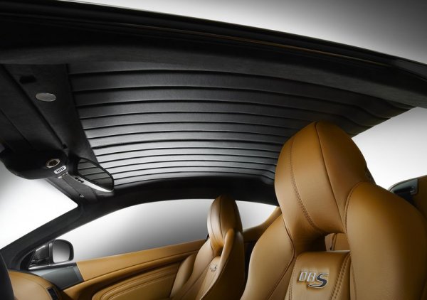 Aston Martin DBS Carbon Edition