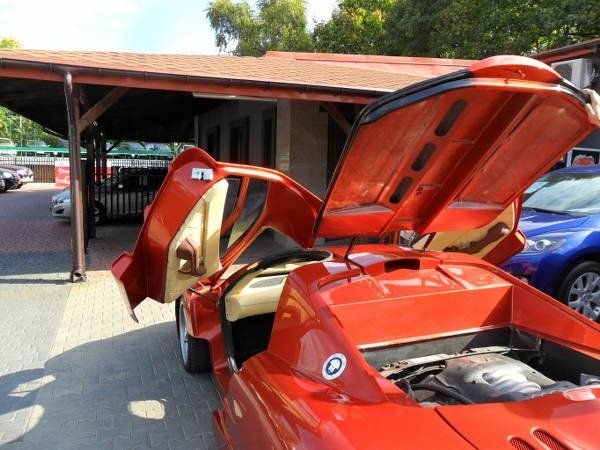 Реплика на McLaren F1