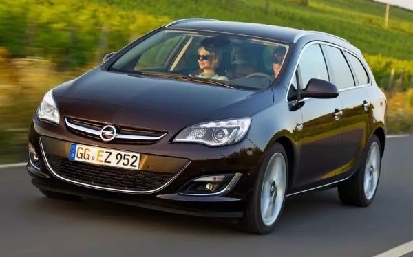 Моделът GM 6T40 "Six Steps" е много популярен. Тази скоростна кутия може да се намери на Opel Astra от поколение J, както и при други модели на германски производител - Insignia, Zafira и Mokka. Тя също така се използва и от няколко модела на Chevrolet, които доскоро бяха много популярни в Европа - Cruze, Orlando и Captiva.

Автоматикът 6T40 може да издържи натоварване до 240 Нм, като общо взето е доста надеждно устройство. Сред малкото слаби места е проблемът с пружинния диск на барабана 3-5-R. След това тапата се откъсва и отломките се разпръскват из цялата система. Тази кутия има и слаба охладителна система. Затова и не обича активно шофиране.
