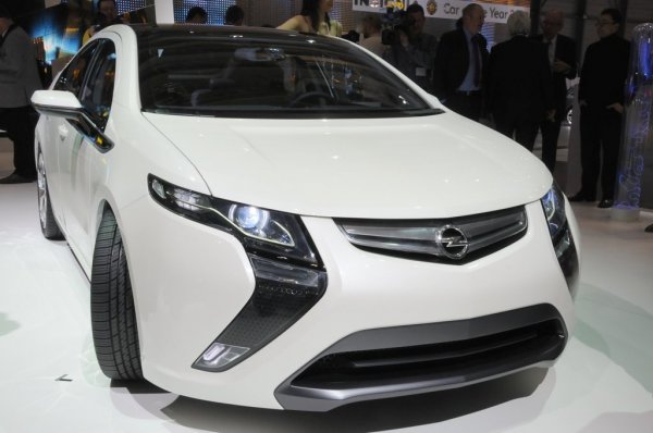 Женева 2009 / Opel Ampera