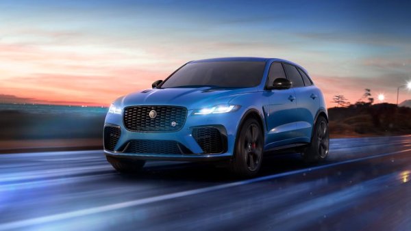 Продължавайки темата за &bdquo;финалните автомобили&ldquo; с вътрешно горене, Jaguar F-Pace SVR 575 Edition вероятно ще бъде последният автомобил с бензинов двигател от легендарната британска марка. Въпреки променящите се пазарни условия и спорното ребрандиране, , Jaguar остава с електрическото си бъдеще.