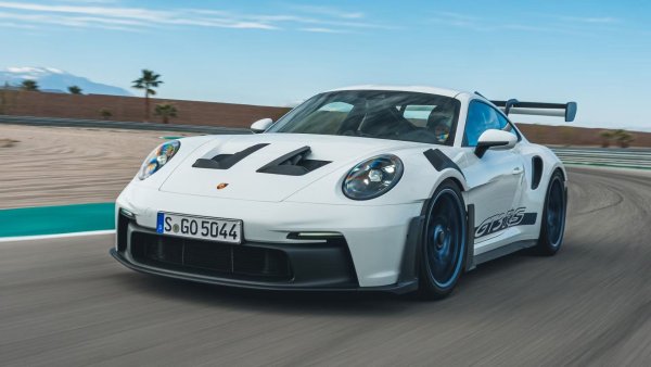 Това не е последната моделна година за Porsche 911 GT3 RS, нито има особено впечатляващо специално издание за 2025 г., което ще го издигне над другите версии. Всяко Porsche GT от това поколение 911 обаче ще увеличи стойността си, защото точно това правят автомобилите Porsche GT. А RS вероятно ще бъде дори по-ценен с течение на времето от по-спокойните си братя и сестри GT3 и GT3 Touring, тъй като е по-скъпо и е в по-малък тираж.