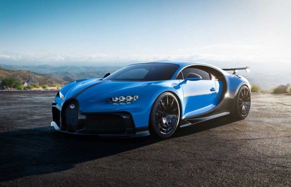 Благодарение на колосалния си 8,0-литров W16 двигател с 4 турбокомпресора френската хиперкола има идентични показатели като пикапа, за който вече стана дума. Този автомобил обаче има цели 1500 к.с. под капака, а цената му е 3,2 млн. евро, така че едва ли на собственика му пука какъв точно е разходът на гориво.