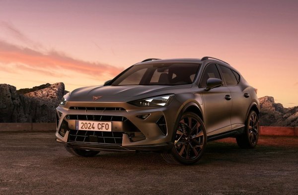 Без електрическите автомобили, най-ниската консумация в сегмента постигат два plug-in хибридни модела &ndash; Formentor (на снимката) и Terramar. По официалните данни двете зареждащи се от мрежата хибридни версии предлагат разход на гориво от от 0.4 литра на 100 км.