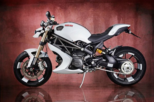 Ducati Bulgari - доработено от Вилнер Ducati Monster 1100 Evo