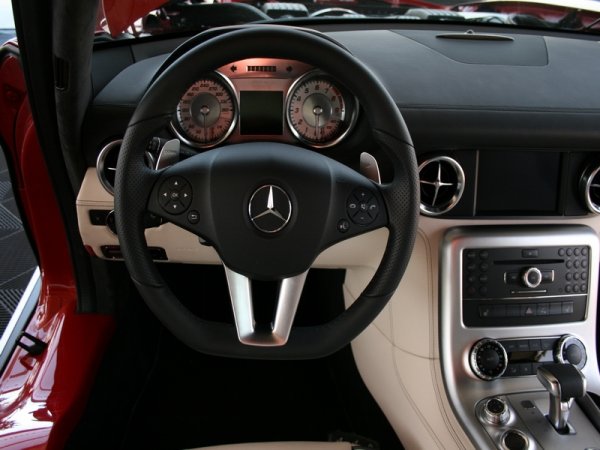 "ОЧАРОВАНИЕ БЕЗ КРАЙ" - ексклузивното роудшоу Mercedes-Benz Star Experience