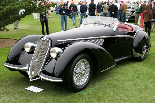 Alfa Romeo 8C 2900B Touring Spider от 1937. През 2005 този автомобил се продаде за 4.1 милиона долара. Днес цената би била двойна