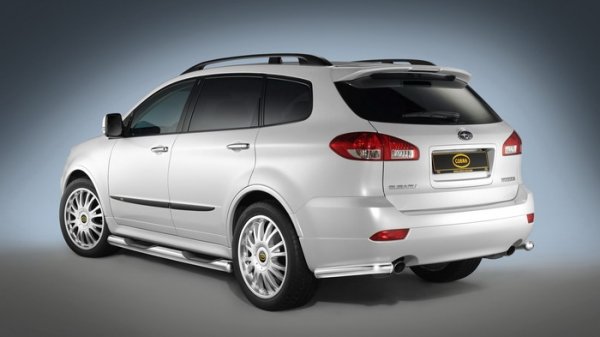 Ролбар е предвиден и за задната броня. Той е изработен от същата висококачествена стомана и обгръща бронята от двете и страни.
Тунерите от Cobra Technology & Lifestyle са предвидили и олекотени алуминиеви джанти с размер 20 цола. Тунинг къщата дава гаранция от 24 месеца за всички продукти, без ограничение на изминатите километри. 