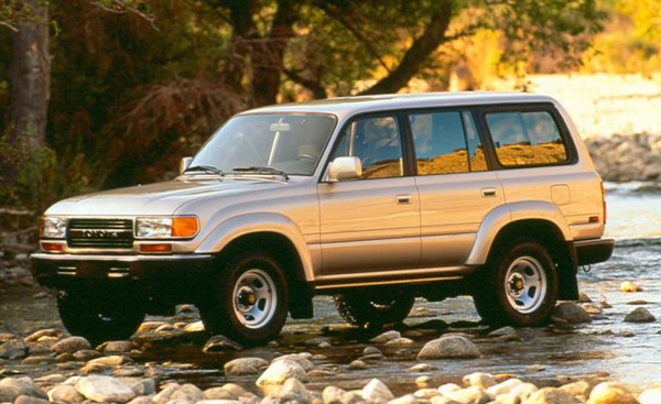 Всъщност всеки по-стар Land Cruiser, от пионера FJ40 до почти съвременния FZJ100, си заслужава да се пази като инвестиция. Но най-обещаващото поколение е FZJ80, продаван в средата на 90-те. Особено ако успеете да го докопате не със скучния дизел, а с на практика вечния 4.5-литров редови шестак. И във версия с три блокируеми диференциала. 
