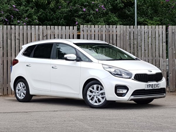 Kia Carens е още един MPV, който си отива от пазара. Той се изправи срещу Renault Grand Scenic, Citroen Grand C4 Picasso, Toyota Verso и други подобни модели, чието търсене намаля рязко. В крайна сметка, в Kia решиха да се съсредоточат върху кросоувъра Sportage и семейство Ceed, което беше попълнено от Xceed и Proceed.
