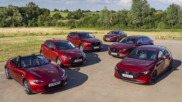 Собствениците оценяват високо дизайна на марката, който е на трето място. Същата позиция заемат високото качество на изработка и надеждността. Mazda е на първо място при информационно-развлекателните системи, а като цяло всеки атрибут от управлението и използването на технологиите е класират в Топ 10.

Областите, в които японската марка се представя по-слабо, включват ускорение, пространство в багажника, удобства за деца и видимост за водача. Собствениците също не са очаровани от гъвкавостта на седалките. Като цяло, практичността на автомобилите на Mazda не е на високо ниво, както и работата на електрическите системи.