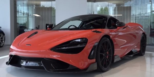 Предишните автомобили от серията LT -600LT и 675LT, получиха високи оценки от феновете заради техните невероятни способности, но макар и като тяхна еволюция McLaren 765LT отиде твърде далеч. При нея проблемът е в "тресящото се" управление, което разстройва пътното поведение при високи скорости, а това е фатално за увереността, която би трябвало да предлага една състезателна кола.