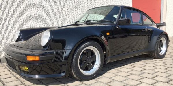 Добавянето на 300 куб. см към обема на двигателя на стандартната версия Turbo прибавя и допълнителни 40 к.с., като това би трябвало да бъде само от полза на автомобила. В случая обаче се появи проблем с така наречената "турбо дупка", която означава, че турбото просто ще се задейства в неподходящ момент, а това може да изиграе лоша шега на човека зад волана.