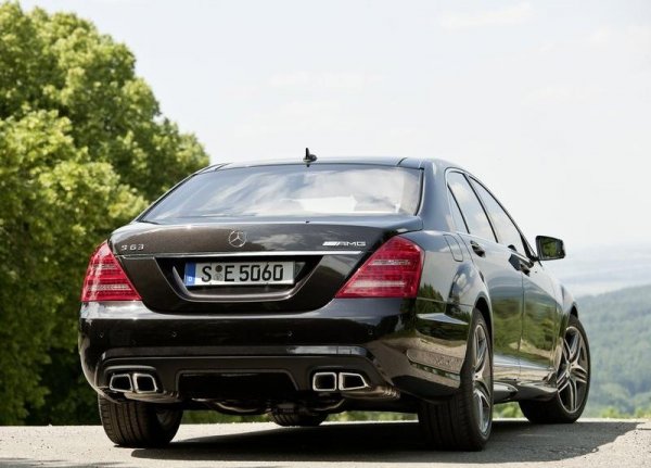 Mercedes-Benz S63 AMG  2011