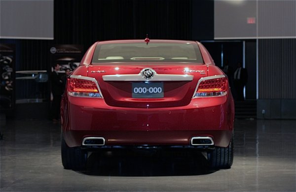 Кадри от премиерата на Buick LaCrosse в Детройт 