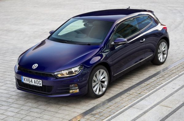 Факт е, че именно Scirocco е първата кола на Clarkson и, както самият журналист признава, този модел беше е и неговата &bdquo;първа любов&ldquo;. &bdquo;Да видите Scirocco в сегашния му вид е като да срещнете отново (благодаря на Facebook за това) жена, с която сте имали нещо общо преди 35 години. Времето не щади никого&rdquo;, написа той за модела още през 2016 г. 