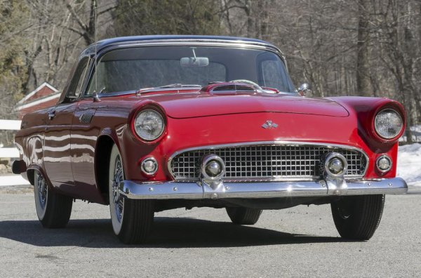 Излезлият в средата на миналия век Thunderbird не се харесва на Джеръми Кларксън заради изискания дизайн, който обаче е характерен за много американски автомобили от този период. Говори се, че Ford иска да си върне правата върху името Thunderbird, за да го използва за нов модел в бъдеще. Според едно от предположенията, това може да бъде голям електрически седан. 