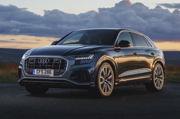 За големия кросоувър на Audi Кларксън пише в колоната на The Times: &bdquo;Тази кола се купува от луди хора и от тези, които нямат достатъчно пари или смелост да си взмема Lamborghini Urus&ldquo;. Кларксън е категоричен, че Q8 е напълно ненужен модел в гамата на германската марка, тъй като всъщност е Volkswagen Touareg. 