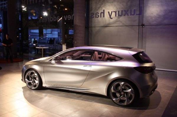 Ню Йорк 2011 - Mercedes-Benz Concept A