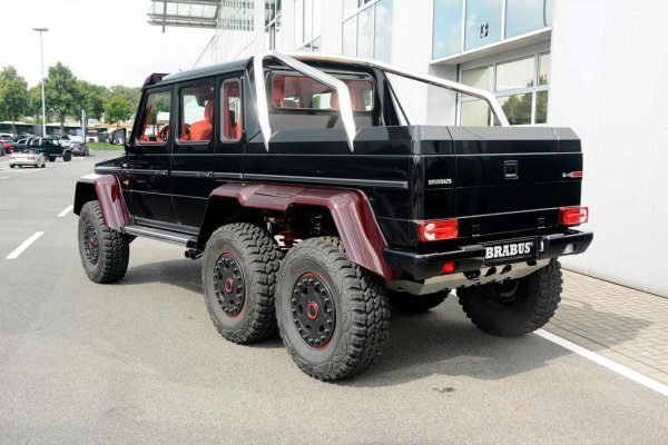 Mercedes-Benz G63 AMG 6x6 получи червен карбон от Brabus 