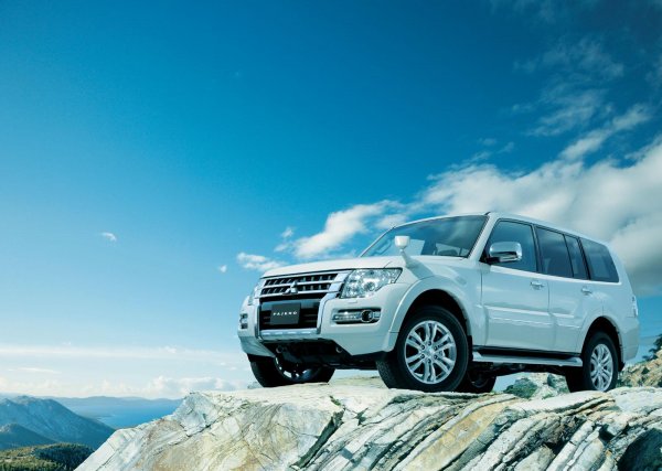 Легендарният всъдеход също попада в тази група заради нелицеприятния превод на неговото име от испански. Ако в Япония думата &bdquo;pajero&rdquo; внушава гордост и уважение, то в родината на Салвадор Дали така наричат мъжете, при които онанизмът се е превърнал в почти болестно състояние.