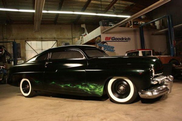 Деп се очевидно е голям фен на класически автомобили, а един от тези, които притежава, е Ford Mercury от 1951 година. Актьорът се сдобива с машината през 2011 година, като колата е прекарала доста време в изоставен склад. 

Тя е в лошо състояние, но звездата инвестира доста пари, за да я възстанови. Поставени са ново въздушно окачване и амортисьори Ride Tech, както и 5,0-литров V8 мотор, който развива 300 конски сили. Нова е и 6-степенна автоматична скоростна кутия.