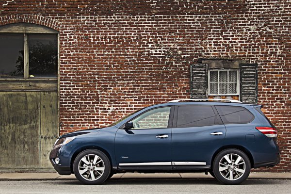 Nissan Pathfinder Hybrid