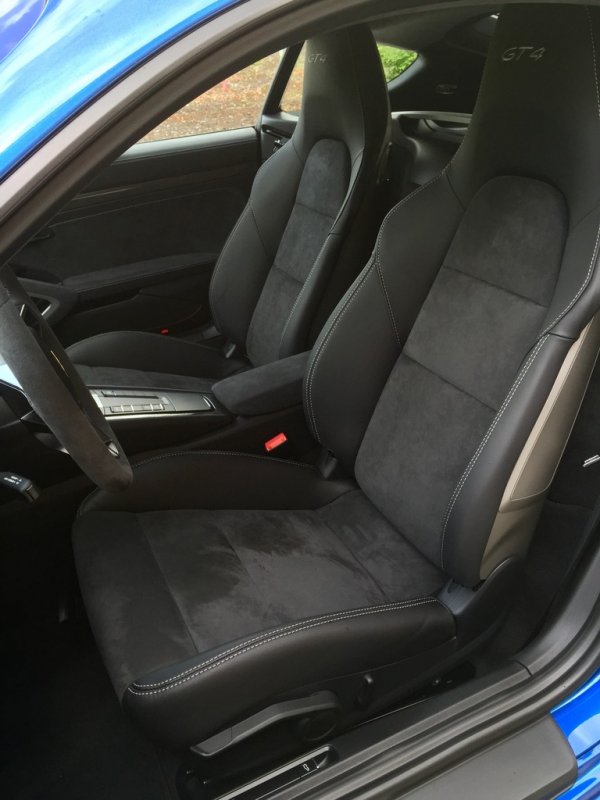 Мъж продаде своето Cayman GT4