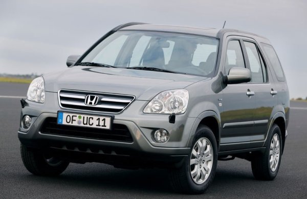 Eто го и най-продавания употребяван SUV в България - както впрочем беше и във всяка от предишните пет години. Но огромната популярност на CR-V започва да намалява, макар и със скромния 1%. Това вероятно отразява факта, че продажбите в Западна Европа тръгнаха надолу миналото десетилетие, и съответно количествата за "нов внос" намаляват. 
