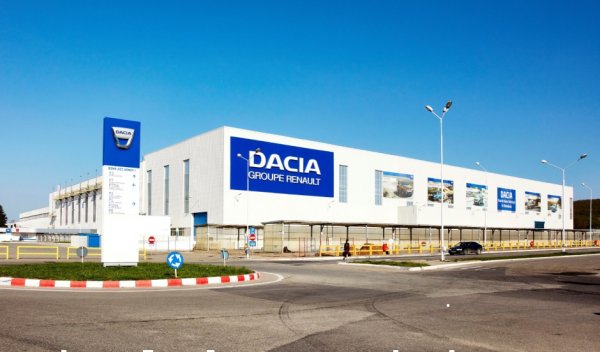 1. МИОВЕНИ - Dacia (на снимката). В оригиналния румънски завод на марката днес се правят Duster, Logan и Sandero. Останалите модели - Dokker и Lodgy - идват от Мароко. 
2. КРАЙОВА - Ford. Някогашната фабрика на Oltcit, приватизирана после от Daewoo, а след техния банкрут поета от Ford. Днес прави Ford EcoSport, както и двигатели за други модели.

