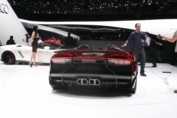 Женева 2012 / Lamborghini Aventador J
