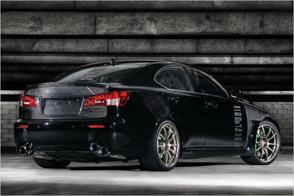 Lexus IS-F, високоефективна спирачна система подобрява сигурността