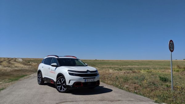 След едва 68 нови регистрации за юни, през юли марката се отпушва с цели 242. На годишна база спадът е 47%. Eдна трета от регистрациите са лекотоварни, а 162 автомобила са били отписани впоследствие, вероятно за реекспорт. 
