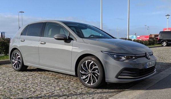 271 регистрации за германската марка през юли. От началото на годината бройката е 1352, с 35% по-малко от същия период на 2019. Отписани за реекспорт са били 95 коли. 
