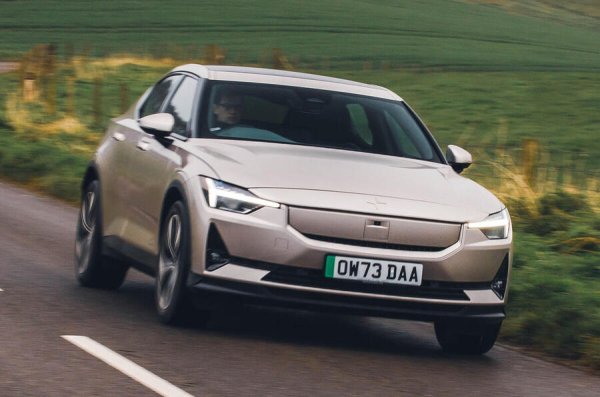 Polestar 2 ще бъде директно заменен към края на декадата. Това ще поддържа петстепенна гама на Polestar, състояща се от два лифтбека, три големи SUV, четири седана, пет мощни купета, шест спортни коли и седем средноразмерни SUV.
