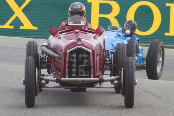 Митичният инженер Виторио Яно проектира Alfa Romeo P3 – известна още и като Tipo B. Поводът е Гран при шампионатът през 1932, в който колата печели още в първото си състезание.
