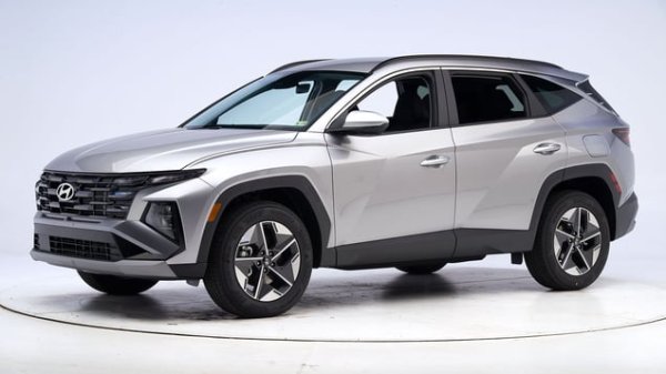 Genesis GV60, Honda ZR-V, Hyundai Ioniq 5, Hyundai Kona, Hyundai Tucson (на снимката), Kia Sportage, Mazda CX-30, Mazda CX-50, Subaru Forester
