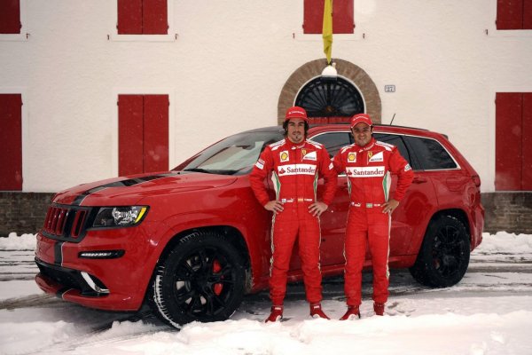 Jeep Grand Cherokee SRT8 за пилотите на Ferrari