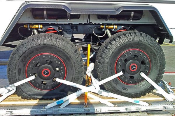 G63 AMG 6&times;6 V8 Biturbo 