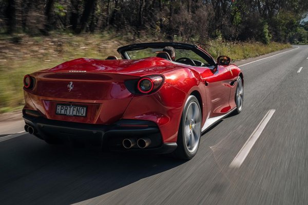 Очакванията бяха интересът към Portofino да поотслабне след появата на базираното върху него Ferrari Roma. В началото на тази година се случваше тъкмо обратното, но последните месеци обърнаха тенденцията и сега регистрациите наистина са с около 3% по-ниски от тези през 2022. Цената започва някъде от около 220,000 евро. 