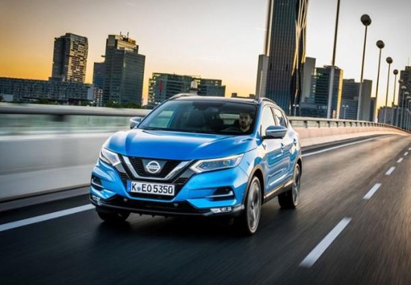 Бензиновият Qashqai се разваля по-често от бензиновия &ndash; 43% срещу 30%, като основно повредите с в двигателя, следвани от климатика и акумулатора. В 80% от случаите колите са останали в движение след повредата, а при 50% ремонтът е отнел по-малко от един ден.