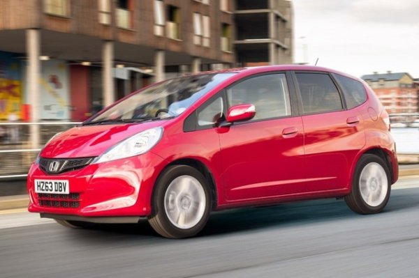 Jazz е един от моделите, които традиционно са в челото на класациите по надеждност и така поддържат добрата репутация на Honda. Само 14% от автомобилите са получили повреди, като те са на климатика, батерията и спирачките. 2/3 от колите са поправени за по-малко от един ден.