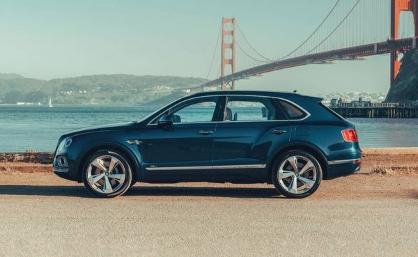 Свърхлуксозните SUV тепърва ще разтърсват пазара, ако се съди по успехите на Cullinan и Bentayga. Опитът на Bentley в тази посока започва от 260 000 лева и всъщност е продал повече бройки през тази година, отколкото през миналата (а през юли разликата е точно два пъти). 
