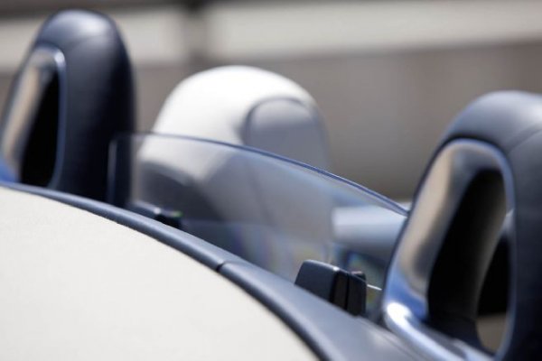  Mercedes-Benz SLS AMG Roadster