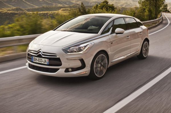 Citroen C Sportlounge се прероди в DS 5, като впоследствие самата марка DS се отдели от "двойния шеврон" и стана независим премиум бранд. Моделът, който се появи на европейския пазар през 2011 година, бе третият на новата марка.
