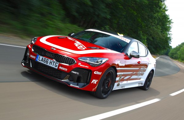 Stinger GT420 е концептуален модел